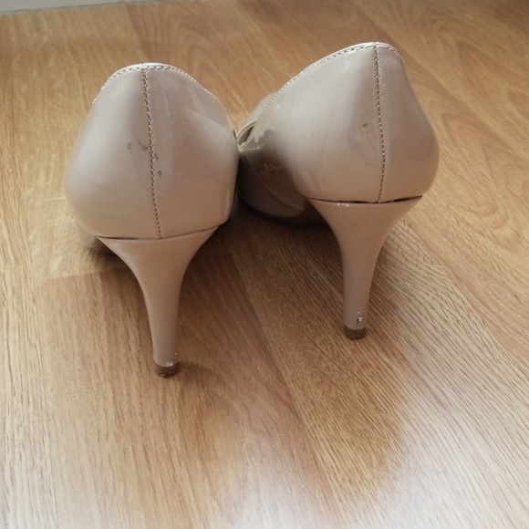 Nude Heels - Picture 2 of 8